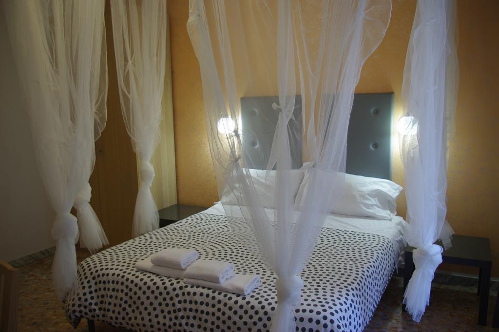 In Roma Life Hotel Ngoại thất bức ảnh