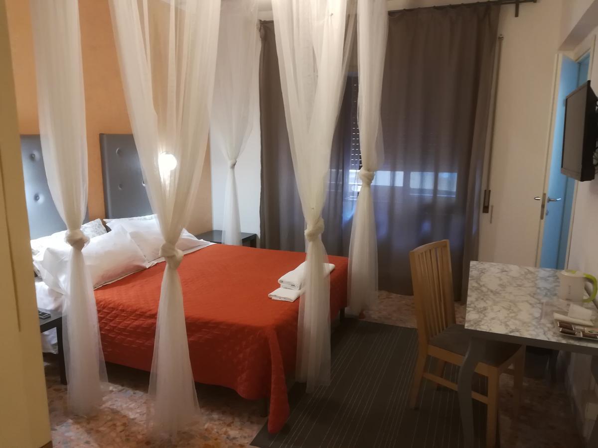 In Roma Life Hotel Ngoại thất bức ảnh