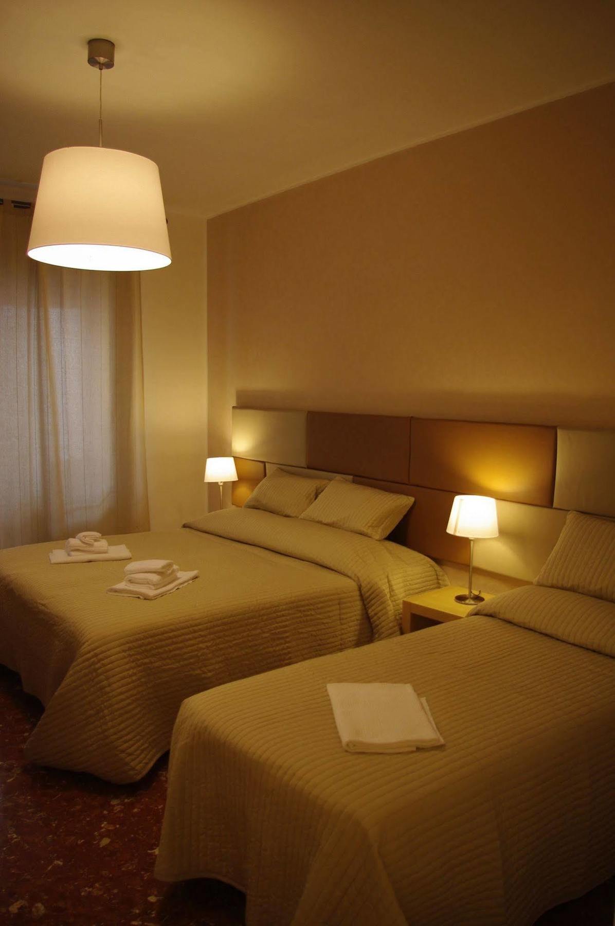 In Roma Life Hotel Ngoại thất bức ảnh